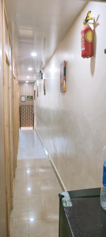 Royal Cabin Stay Мумбай Екстериор снимка