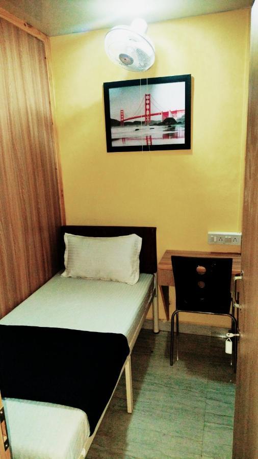 Royal Cabin Stay Мумбай Екстериор снимка